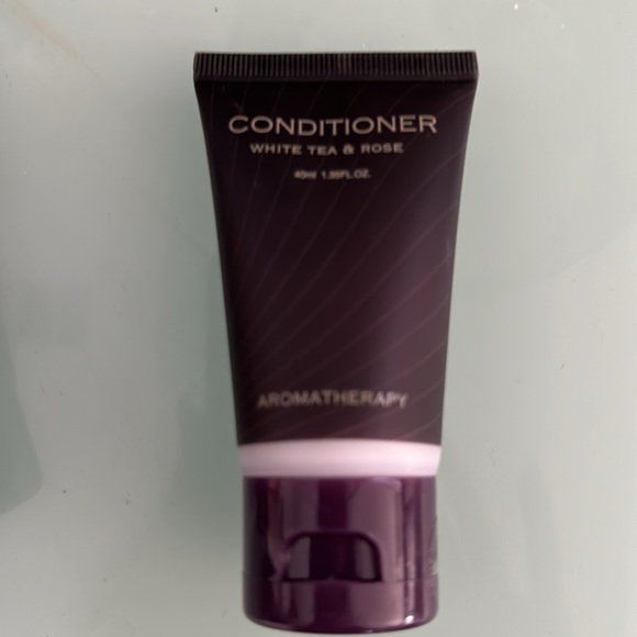 Aromatherapy White Tea & Rose Shampoo, Conditioner, BodyWash, Lotion & Soap 40ml - Picture 4 of 6